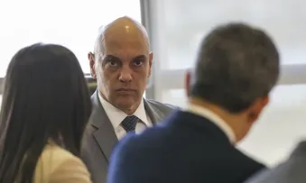 BOLSONARO VOLTA A PEDIR AFASTAMENTO DE MORAES DE INQUÉRITO SOBRE GOLPE