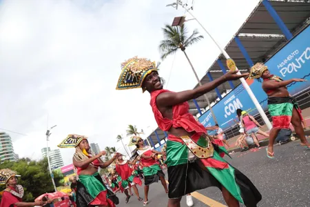 PRÉ-CARNAVAL: FUZUÊ E FURDUNÇO ALTERAM O TRÂNSITO NA BARRA E ONDINA NO FIM DE SEMANA