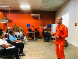 EQUIPES DOS RESTAURANTES POPULARES PASSAM POR TREINAMENTO PARA PREVENÇÃO DE ACIDENTES