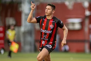 VITÓRIA GOLEIA O BARCELONA E VOLTA À FINAL DO BAIANÃO APÓS SEIS ANOS