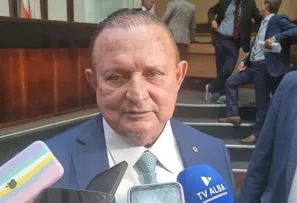 "APROVAÇÃO DA PEC DA REELEIÇÃO JÁ FOI UMA VITÓRIA", DIZ ADOLFO MENEZES