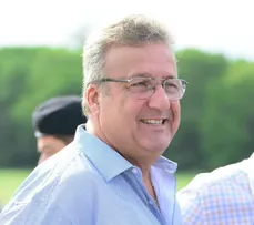 VICE-PREFEITO DE ENTRE RIOS ANUNCIA PRÉ-CANDIDATURA À PREFEITURA