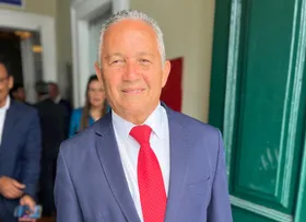 TÉO SENNA COMEMORA LIDERANÇA DE BRUNO EM PESQUISA: “REFLETE EXATAMENTE O QUE A GENTE VÊ NAS RUAS”