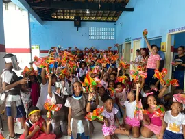 ENTREGA DE OVOS DE PÁSCOA LEVA ALEGRIA AOS ESTUDANTES DA REDE MUNICIPAL DE ENSINO DE ITAPARICA