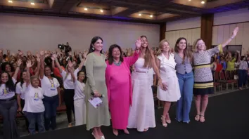 SEMANA DA MULHER: DONA DA MAGAZINE LUIZA PARTICIPA DE EVENTO EM SALVADOR E DEFENDE CAPACIDADE EMPREENDEDORA FEMINA NO PAÍS