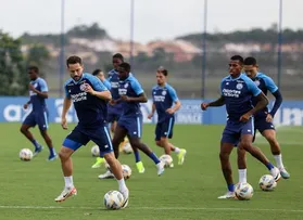BAHIA CHEGA A NOVE JOGOS DE INVENCIBILIDADE E GANHA "REFRESCO" ANTES DE FINAIS