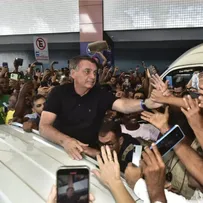 APÓS GERAR PROTESTOS DA OPOSIÇÃO, BOLSONARO PODE RECEBER COMENDA DOIS DE JULHO NA ALBA