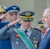 LULA VOLTA A SE REUNIR COM COMANDANTES DAS FORÇAS ARMADAS