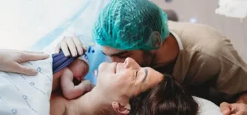 NASCE PILAR, PRIMEIRA FILHA DE FERNANDA PAES LEME E VICTOR SAMPAIO