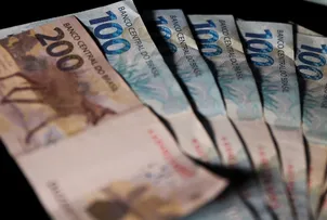 GOVERNO PROPÕE REAJUSTE DE 9% EM 2025 PARA SERVIDORES DA EDUCAÇÃO