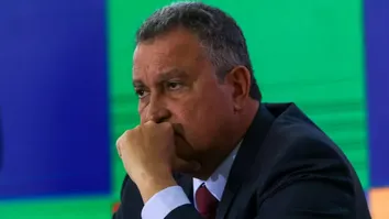 RUI COSTA NEGA ACUSAÇÃO DE FRAUDE NA COMPRA DE RESPIRADORES
