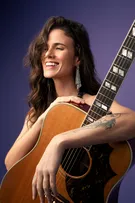 ANA CANÃS ENCERRA TURNÊ EM HOMENAGEM A BELCHIOR COM SHOW NO PELOURINHO