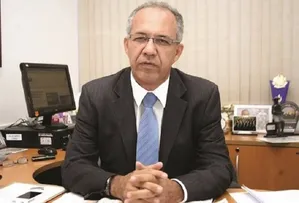 FUTURO POLÍTICO DE CARLOS GEILSON CONTINUA INDEFINIDO