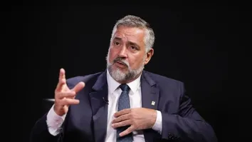 PIMENTA REÚNE ASSESSORES E COBRA RESULTADO POR POPULARIDADE DO GOVERNO