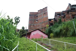 PRÉDIO QUE AMEAÇAVA TERREIRO NA FEDERAÇÃO TEM DESAPROPRIAÇÃO AUTORIZADA PELA PREFEITURA