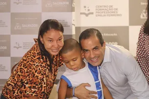 ALUNOS E PROFESSORES CEGOS DA REDE MUNICIPAL RECEBEM ÓCULOS COM CÂMERA INTELIGENTE