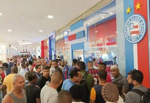 TUMULTO NA FILA PARA COMPRA DE INGRESSOS PARA O BA-VI DECISIVO