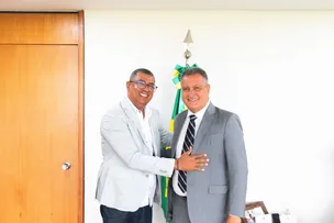 PREFEITO DE BOM JESUS DA LAPA SE REÚNE COM RUI COSTA EM BRASÍLIA