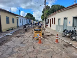 REDES DE ÁGUA ANTIGAS SÃO SUBSTITUÍDAS EM RIO DE CONTAS