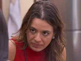 'NÃO ACEITO PASSAR POR AQUELA PORTA ANTES DO DIA 16', DIZ A EMPAREDADA BEATRIZ