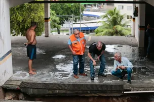CHUVAS: PRÉDIO PRECISA SER EVACUADO NOS BARRIS APÓS GRANDE DESLIZAMENTO DE TERRA