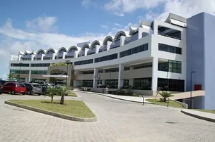 MP NOTIFICA ESCOLAS MUNICIPAIS DE LAURO DE FREITAS POR FALTA DE AULAS E LIBERAÇÃO ANTECIPADA DE ALUNOS