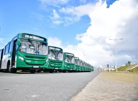 APÓS ATRASO DE 4H, ÔNIBUS COMEÇAM A SAIR DE GARAGEM EM SALVADOR