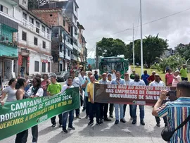 RODOVIÁRIOS FAZEM MANIFESTAÇÃO NA LAPA E AMEAÇAM PARALISAÇÃO AMANHÃ(30) 