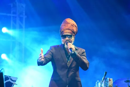 VIVA SALVADOR: CARLINHOS BROWN, PSIRICO E BANDA MEL COMANDAM ENCERRAMENTO DA PROGRAMAÇÃO CULTURAL PELOS 475 ANOS DA CIDADE