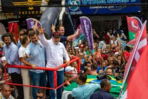 LULA DEVE ANUNCIAR NESTA SEMANA PACOTE COM 5 MIL ÔNIBUS ELÉTRICOS E OBRAS EM FAVELAS