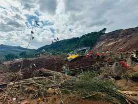 BOMBEIROS BAIANOS SEGUEM REALIZANDO BUSCAS A DESAPARECIDOS NO RIO GRANDE DO SUL
