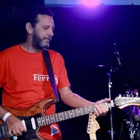 MORRE GUITARRISTA DA BANDA CAMISA DE VÊNUS