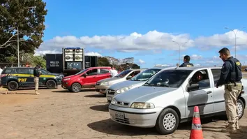POLÍCIA RODOVIÁRIA FEDERAL REFORÇA FISCALIZAÇÃO NAS ESTRADAS BAIANAS DURANTE FERIADO