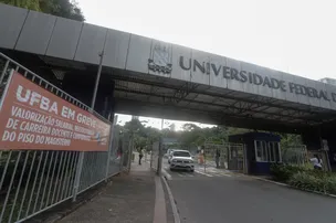 SINDICATO ASSINA ACORDO PARA DAR FIM À GREVE DOS PROFESSORES FEDERAIS