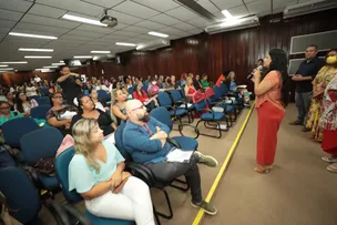 PROFESSORES DE SALVADOR FAZEM CURSO DE FORMAÇÃO CONTINUADA