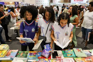 SEC OFERTA À REDE ESTADUAL LIVROS ADQUIRIDOS NA BIENAL