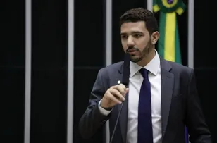 NETO PROPÕE DEDUÇÃO DE IMPOSTO PARA DESPESAS COM TRATAMENTOS DE ANIMAIS DE ESTIMAÇÃO