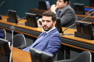 DEPUTADO NETO CARLETTO REPUDIA PREFEITURA DE EUNÁPOLIS PELO CANCELAMENTO DO PEDRÃO 2024