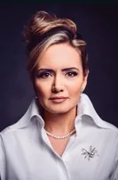 ISABELLE ANCHIETA LANÇA  LIVRO SOBRE MARIA QUITÉRIA E JOANA D’ARC EM SALVADOR