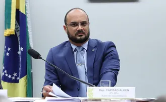 “NÃO FEZ NADA COMO SECRETÁRIO E COMO GOVERNADOR SEGUE NA INÉRCIA”, DIZ CAPITÃO ALDEN SOBRE EDUCAÇÃO NA BAHIA