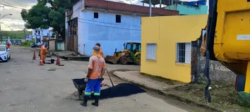 ITABUNA: ZELADORIA E OPERAÇÃO TAPA-BURACOS PROSSEGUE EM VÁRIOS LOCAIS