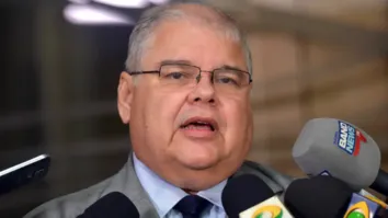 LÚCIO DESCARTA CANDIDATURA DELE OU DE GEDDEL EM 2026