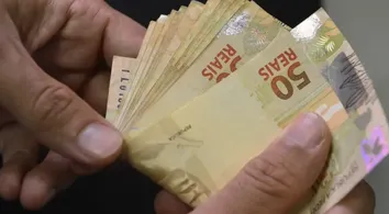 EM ABRIL, RETIRADAS DA POUPANÇA SUPERARAM APLICAÇÕES