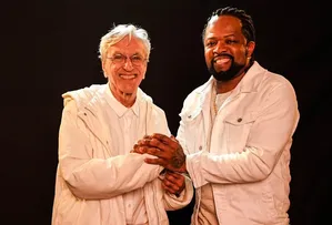 XANDE DE PILARES ESTREIA TURNÊ NACIONAL EM HOMENAGEM A CAETANO EM SALVADOR