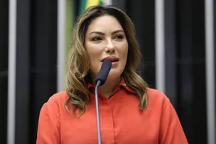 DEPUTADA EVANGÉLICA PEDE PARA TIRAR ASSINATURA DO PL DO ABORTO: 'SOU CONTRA'