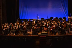 ORQUESTRA NEOJIBA FAZ CONCERTOS NO TEATRO SALESIANO COM OBRAS INSPIRADAS EM ROMEU E JULIETA