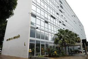 MEC PROPÕE REVOGAR PORTARIA COM AUMENTO DE CARGA HORÁRIA CASO GREVE DE PROFESSORES FEDERAIS SEJA ENCERRADA