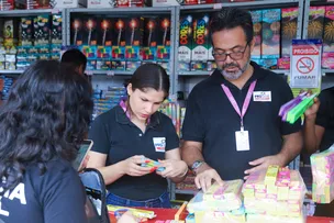 PROCON LAURO DE FREITAS FISCALIZA LOJAS DE FOGOS DE ARTIFÍCIO DURANTE OPERAÇÃO 'CHAMAS'; ÓRGÃO ORIENTA CONSUMIDORES