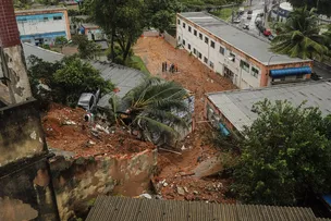 PREFEITURA FECHA CONTRATO PARA REPAROS EM PRÉDIO QUE DESABOU NOS BARRIS