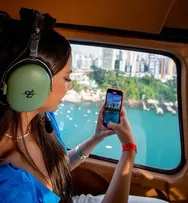 PROMOÇÃO DE NAMORADOS DO SHOPPING PASEO LEVA SORTEADOS A VOO PANORÂMICO EM PONTOS TURÍSTICOS DE SALVADOR